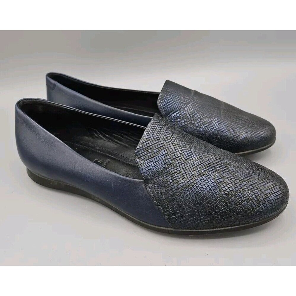 ECCO TOUCH BALLERIN 2.0 SCALE NAVY LEATHER LOAFER  SIZE 6/6.5 EU 37